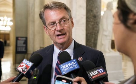 Burchett ostrzega przed „ciemnymi siłami” za zniknięciami naukowców